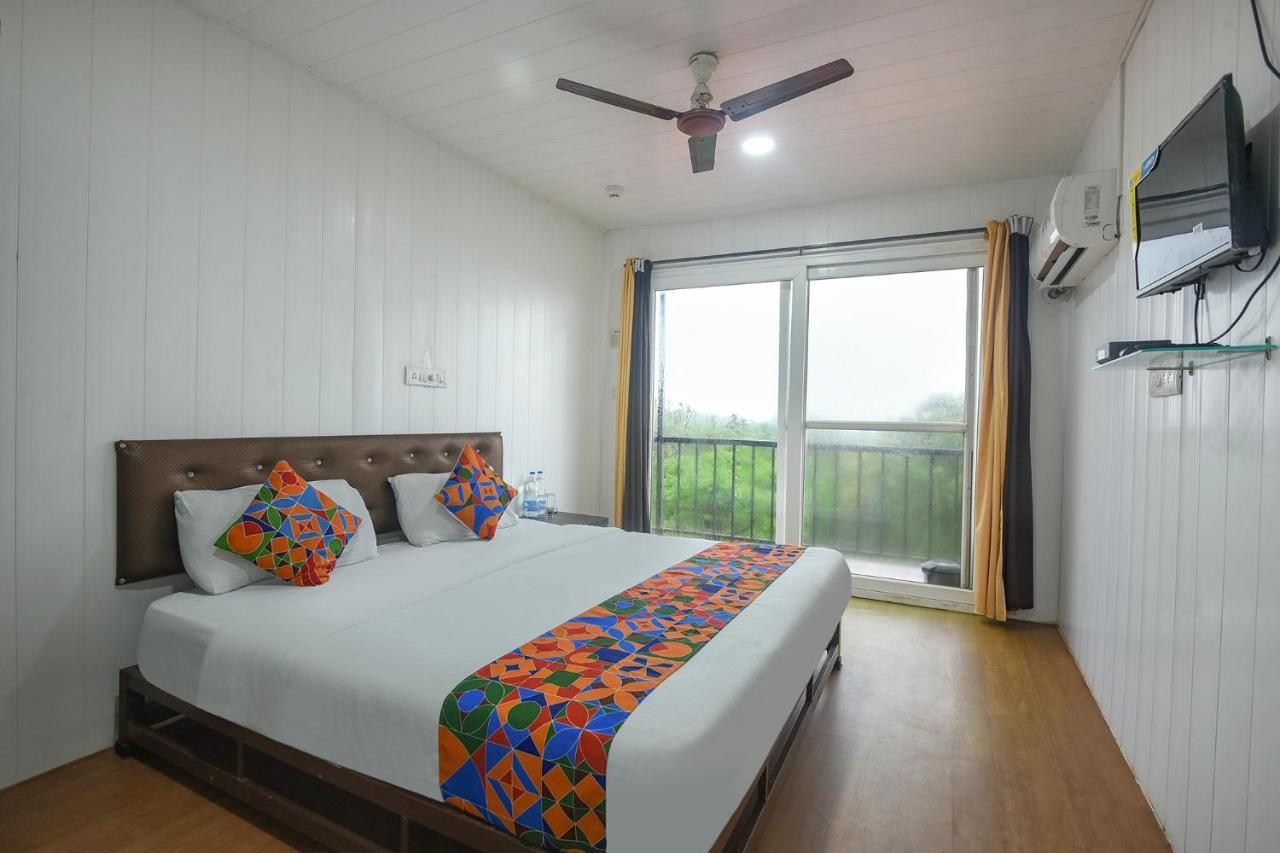 Fabexpress Vincy Palace, Beach